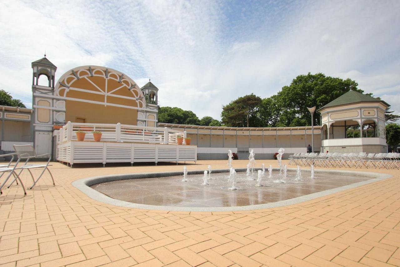 Mit Meerblick Und Terrasse, Gratis Nutzung Vom Ahoi Erlebnisbad Und Sauna In Sellin - Meeresblick Fewo 68 Goehren  Exterior foto